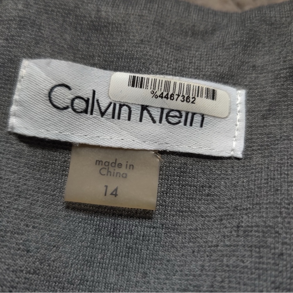 Calvin Klein Gray pleated Sheath Dress with Cap Sleeves and horseshoe Neck Sz 14 - Picture 4 of 5